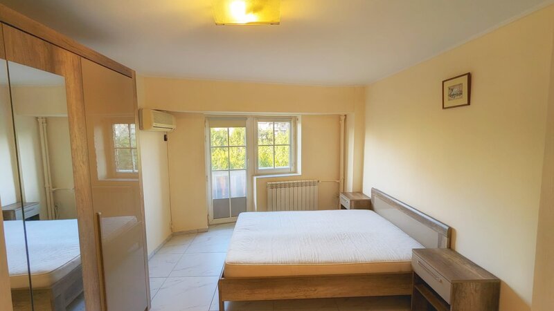 Piata Alba Iulia, Bd Unirii, 3 camere 103 mp 2 Bai Renovat Total Parcare AC