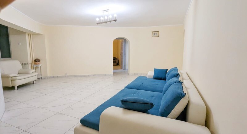 Piata Alba Iulia, Bd Unirii, 3 camere 103 mp 2 Bai Renovat Total Parcare AC