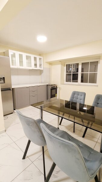 Piata Alba Iulia, Bd Unirii, 3 camere 103 mp 2 Bai Renovat Total Parcare AC